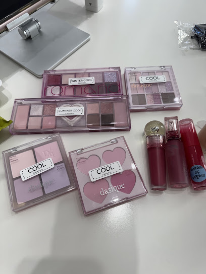 ColorfuLee Vancouver Colour Analysis & Makeup
