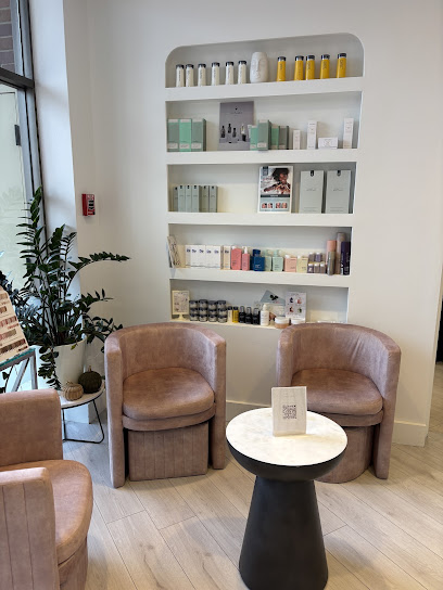 L'atelier Beauty And Spa, Vancouver